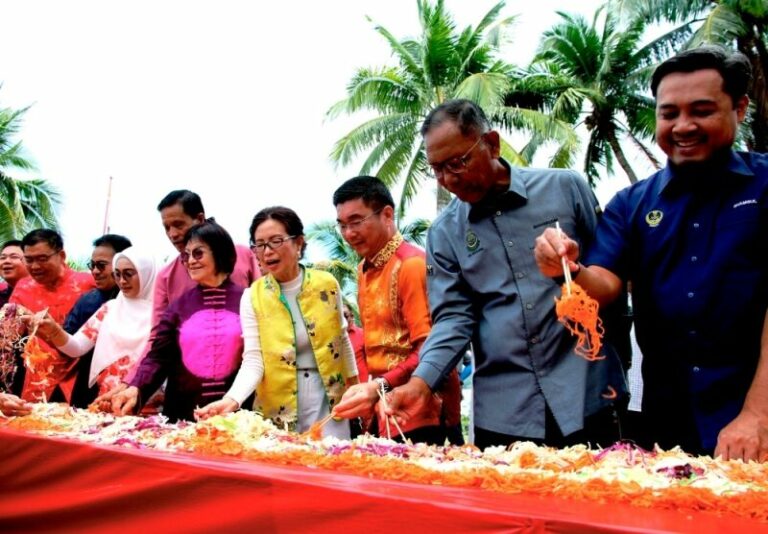 CEO: RM23 per day parking fee at Pangkor Marina Jetty Complex reasonable 52 Marina Island Pangkor - Family Vacation in Manjung Perak LouSang Event