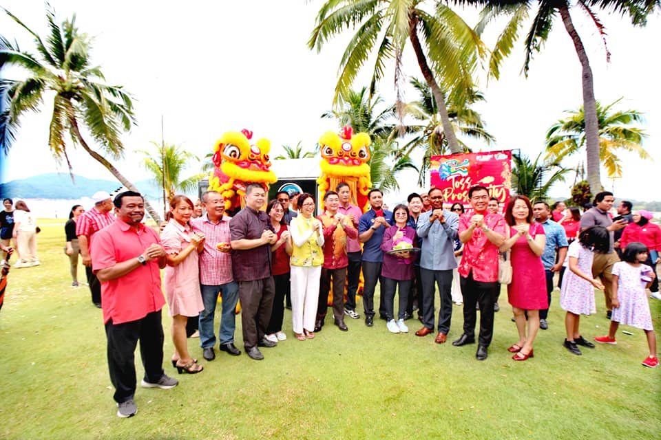 News Article Perak Kini - Lou Sang Sepanjang 72 Meter Hanya Terdapat di Perak 1 Marina Island Pangkor - Family Vacation in Manjung Perak Perak Kini