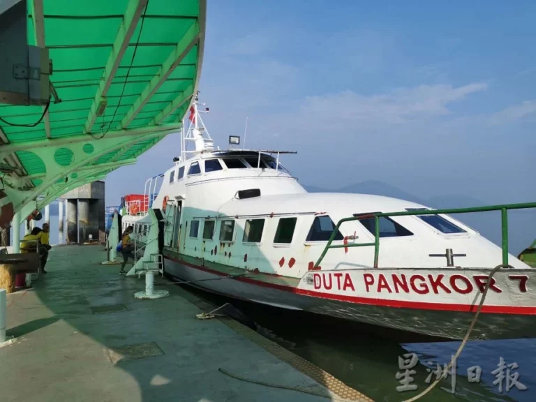 往返玛丽娜岛与邦咯 渡轮票价保持 4 Marina Island Pangkor - Family Vacation in Manjung Perak 往返玛丽娜岛与邦咯 渡轮票价保持