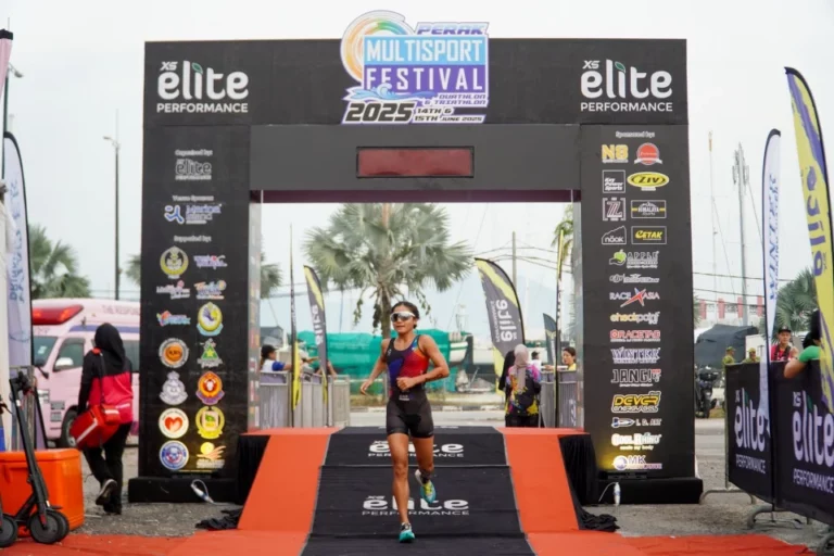News Articles BERITA HARIAN - Martyn, Esther juara triathlon Festival Multisukan Perak 44 Marina Island Pangkor - Family Vacation in Manjung Perak BERITA HARIAN