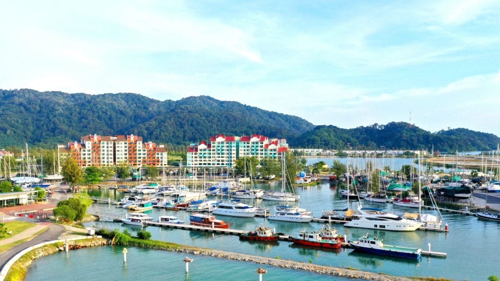 MARINA ISLAND PANGKOR YATCH CLUB