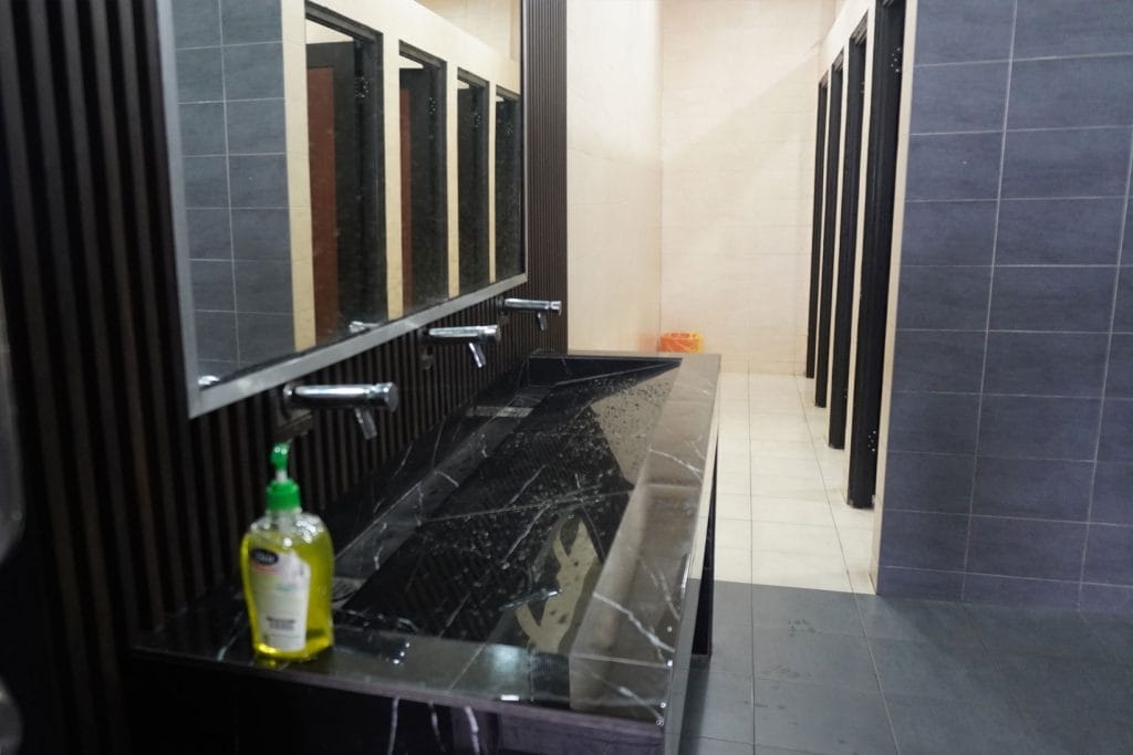 Toilet-Marina-Island_Web01